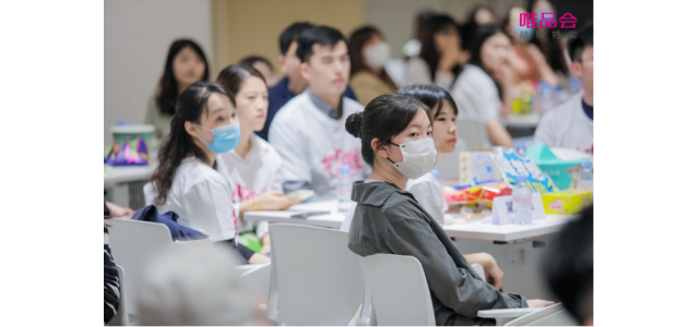 Z世代在唯品会光芒四射：95后女生带领团队拓展品牌业务，半年内业绩冲进前五